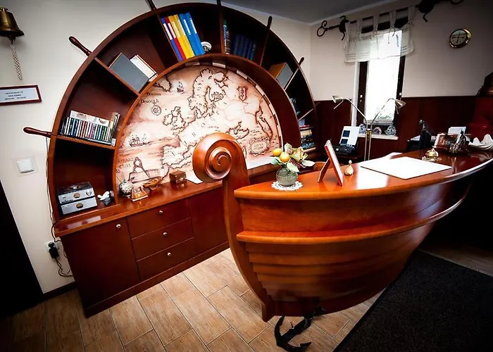 לינה וארוחת בוקר Anna 4*